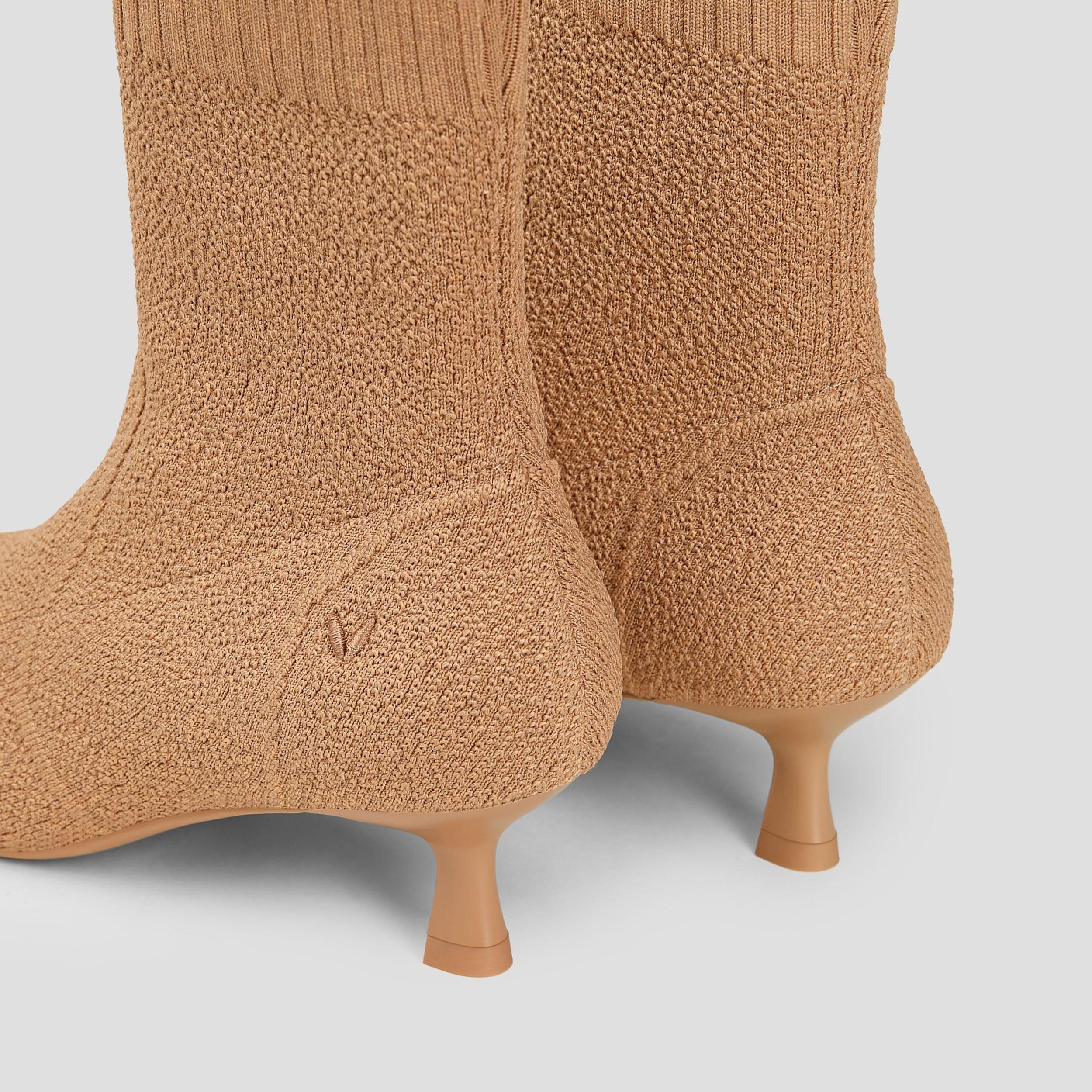 Pointed-Toe Boots (Sophia) Product Image