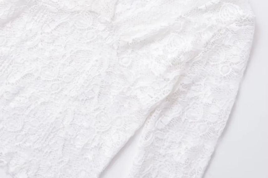 Long-Sleeve V-Neck Floral Lace Slim Fit Top Product Image