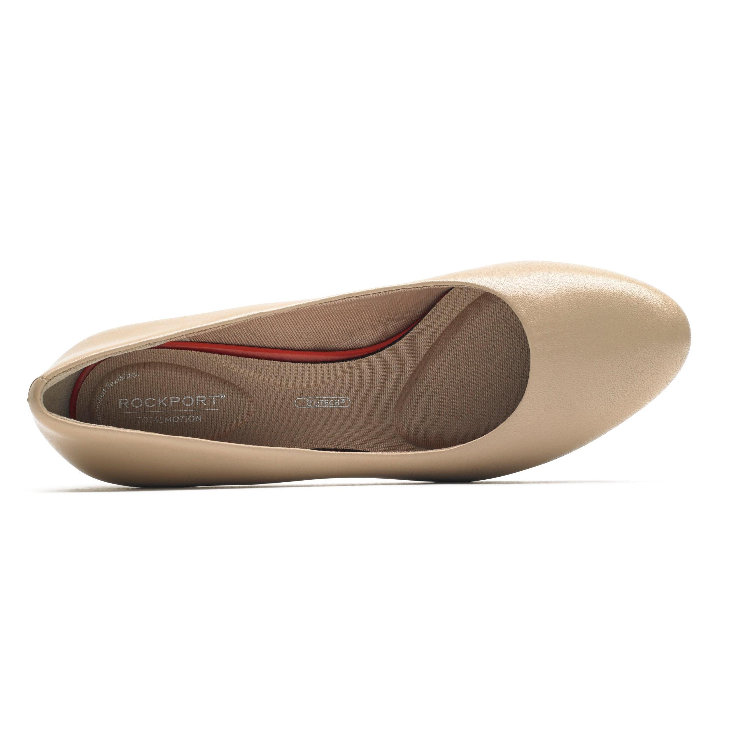 Women's Total Motion Leah Pump Product Image