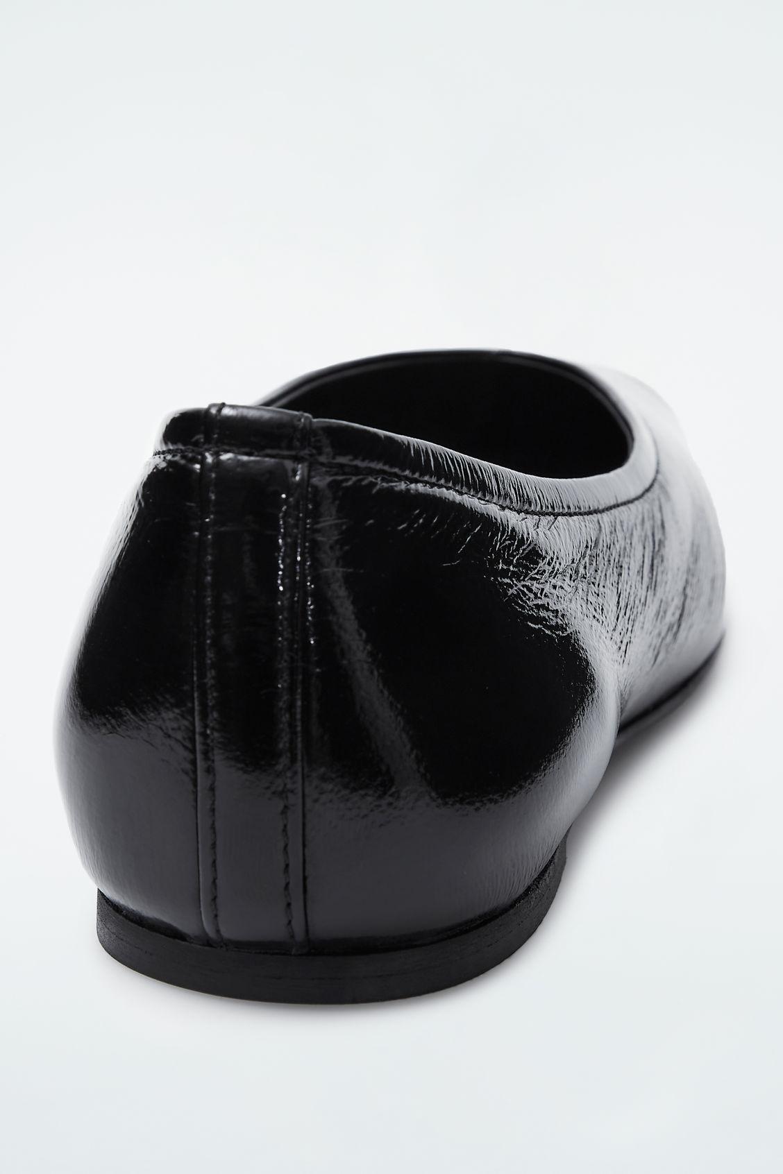 SQUARE-TOE BALLET FLATS Product Image