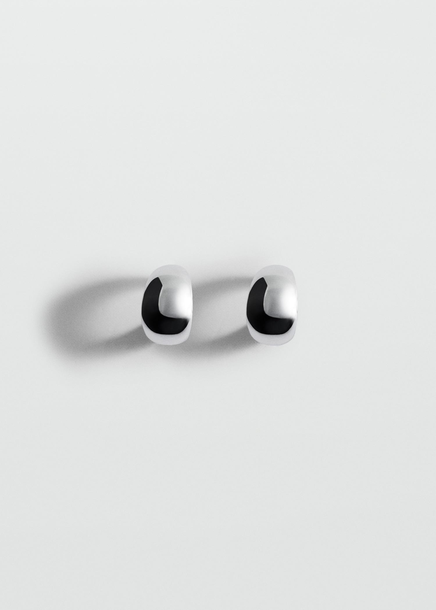 Volume hoop earrings - Women | MANGO USA Product Image