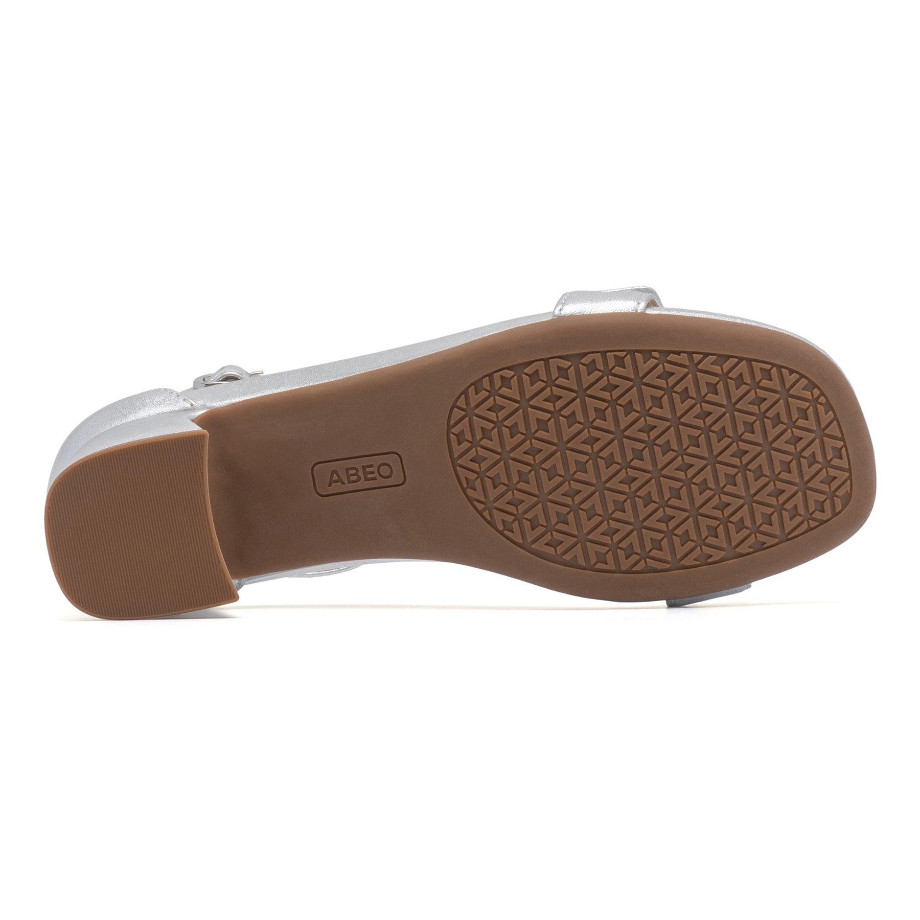 Avenue Strap Metatarsal Female Product Image