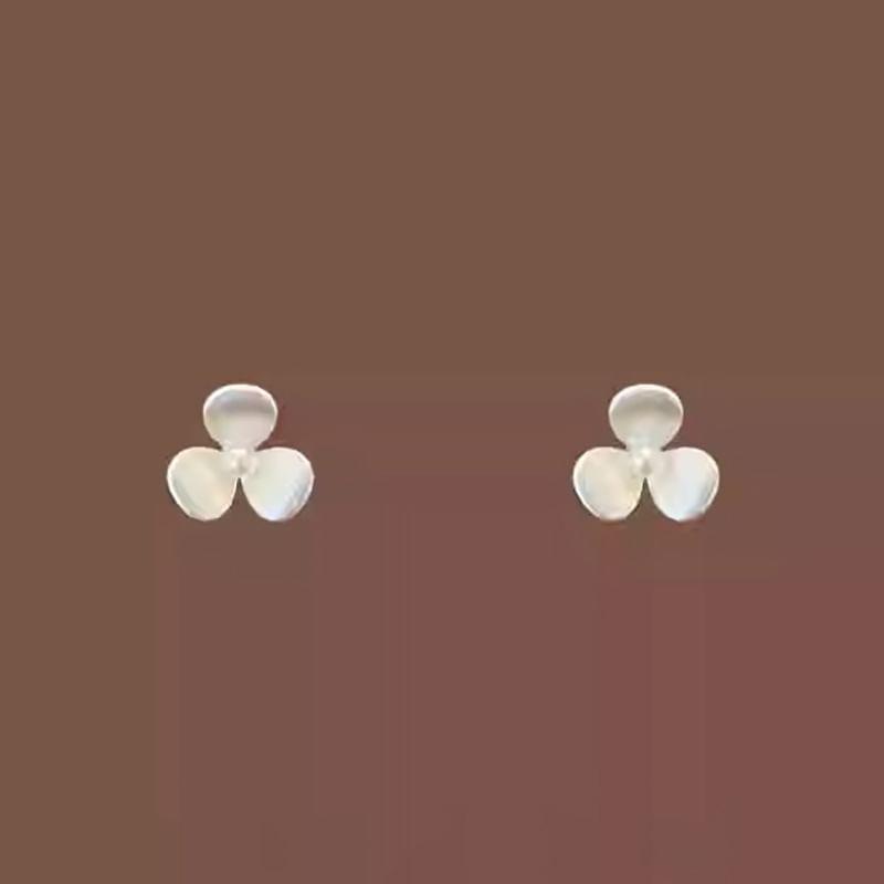 Clover Alloy Stud Earring Product Image