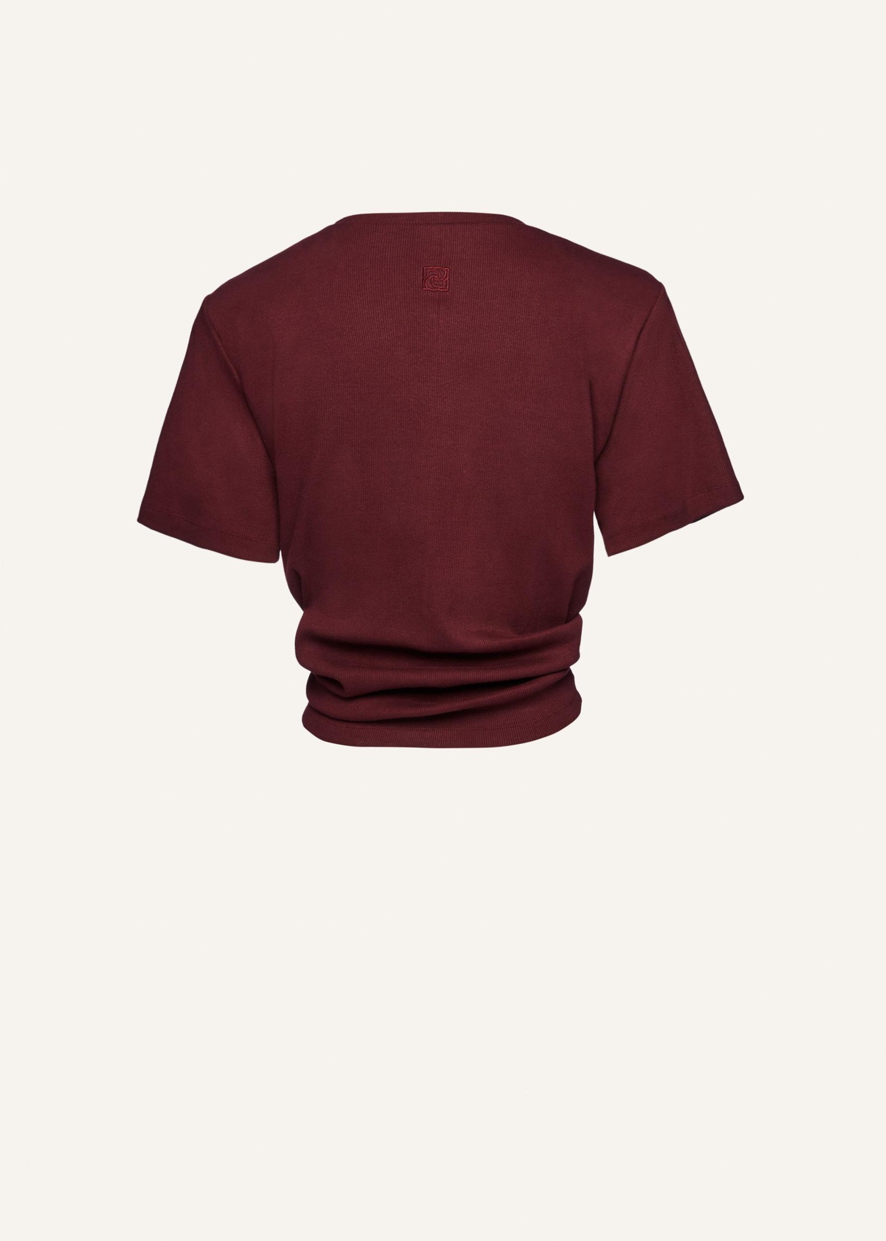 Knotted ribbed t-shirt in burgundy Product Image