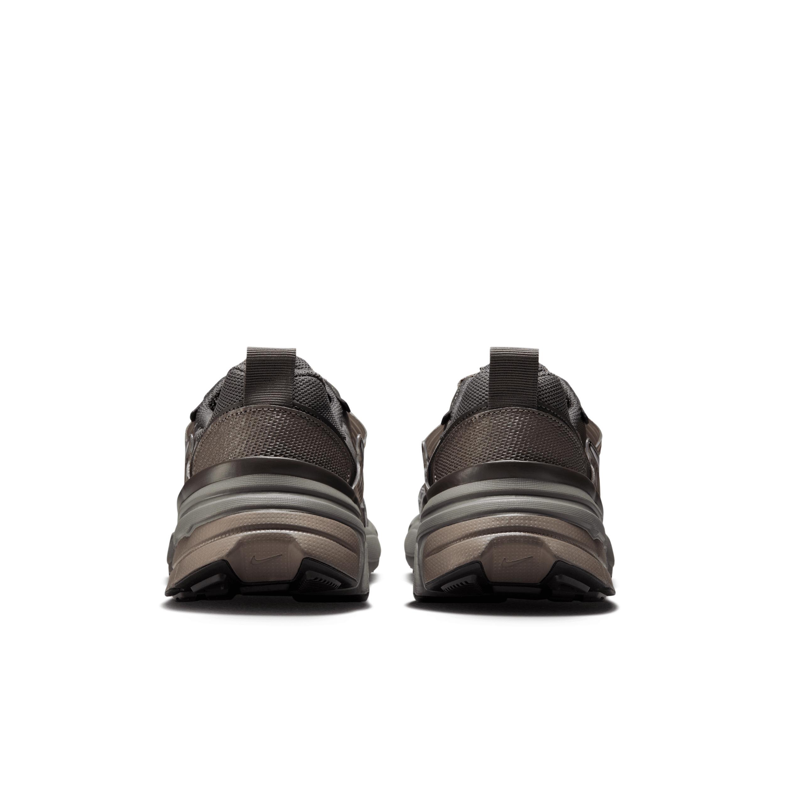 Nike Men's V2K Run Shoes Product Image
