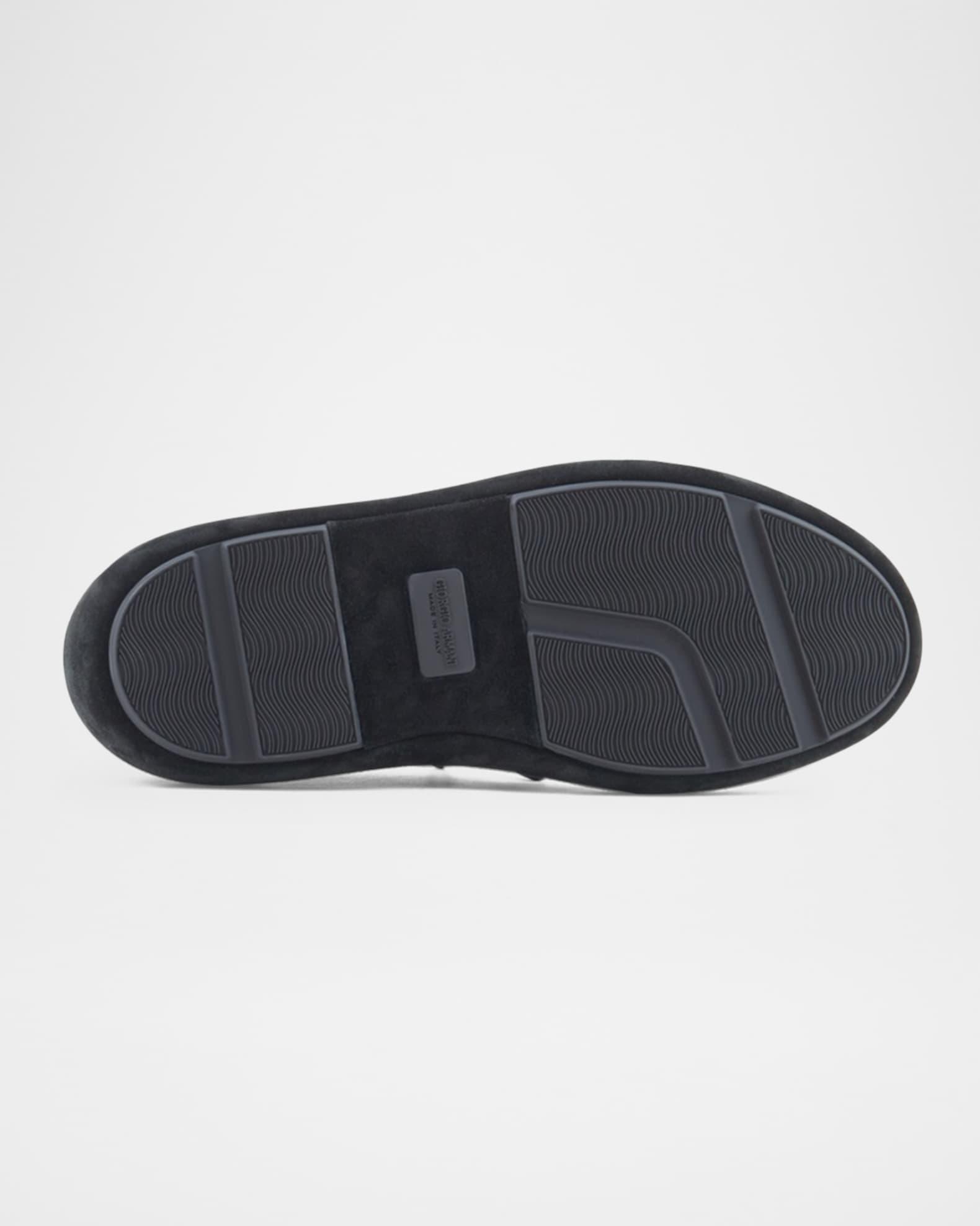 Men's Suede Low Chukka Boots Product Image