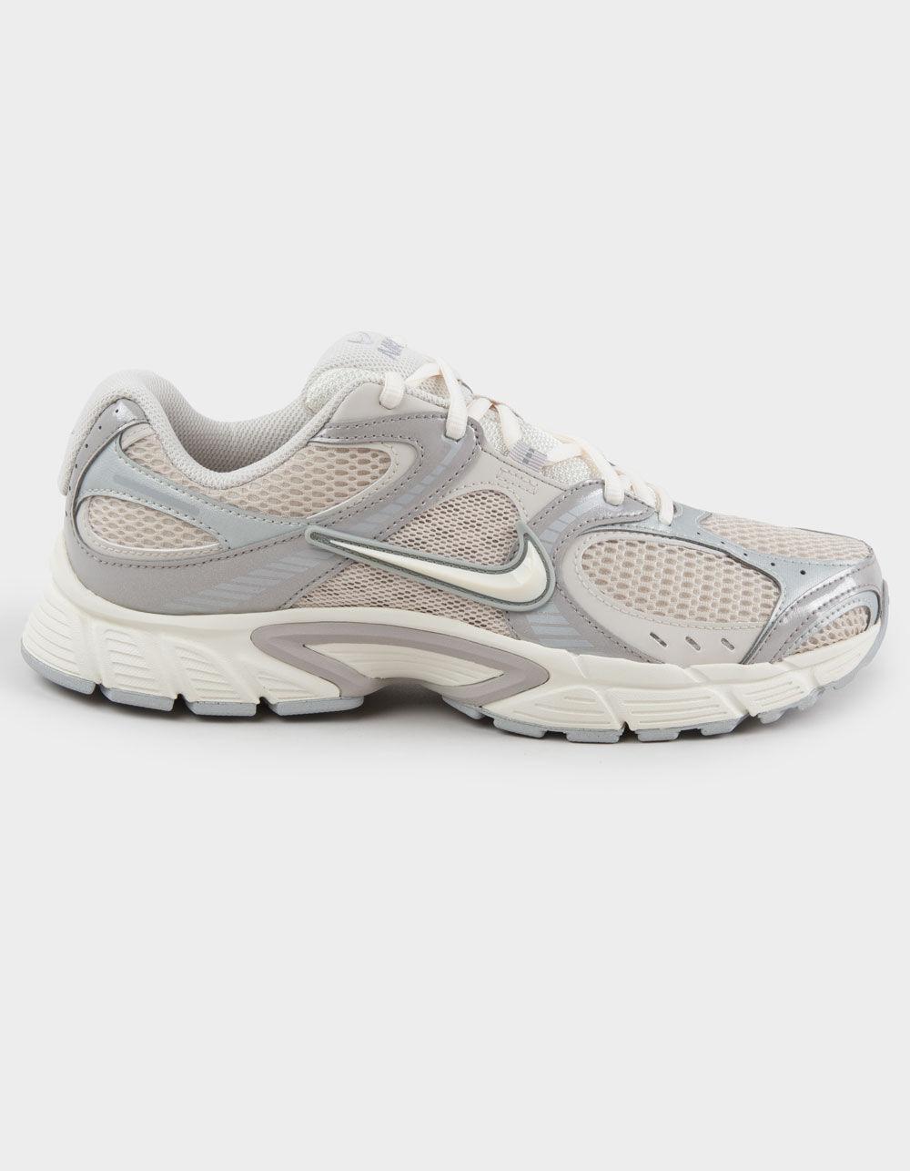 NIKE V5 RNR Mens Shoes - OATMEAL Product Image