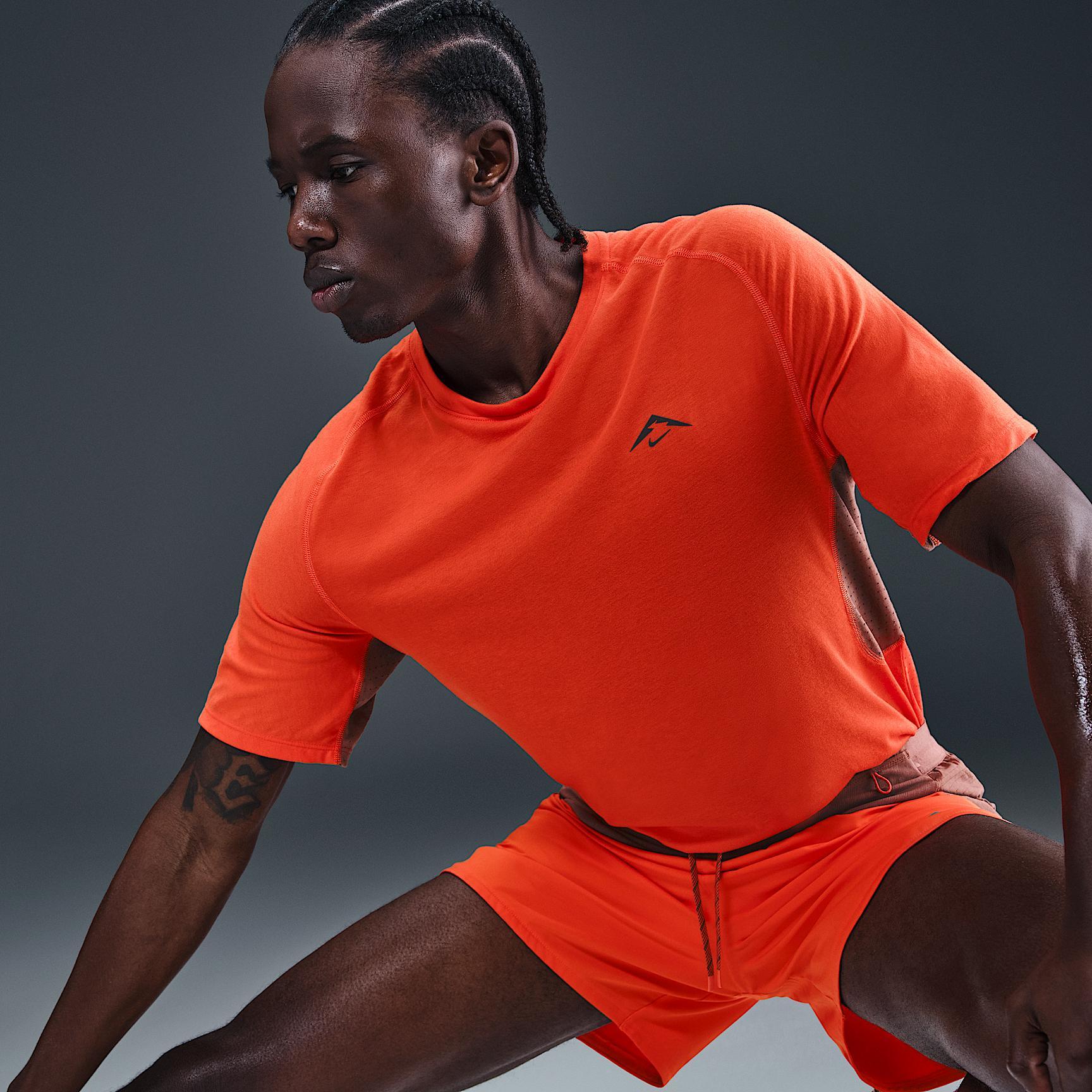 Nike Men's Solar Chase Dri-FIT ADV Short-Sleeve Running Top Product Image