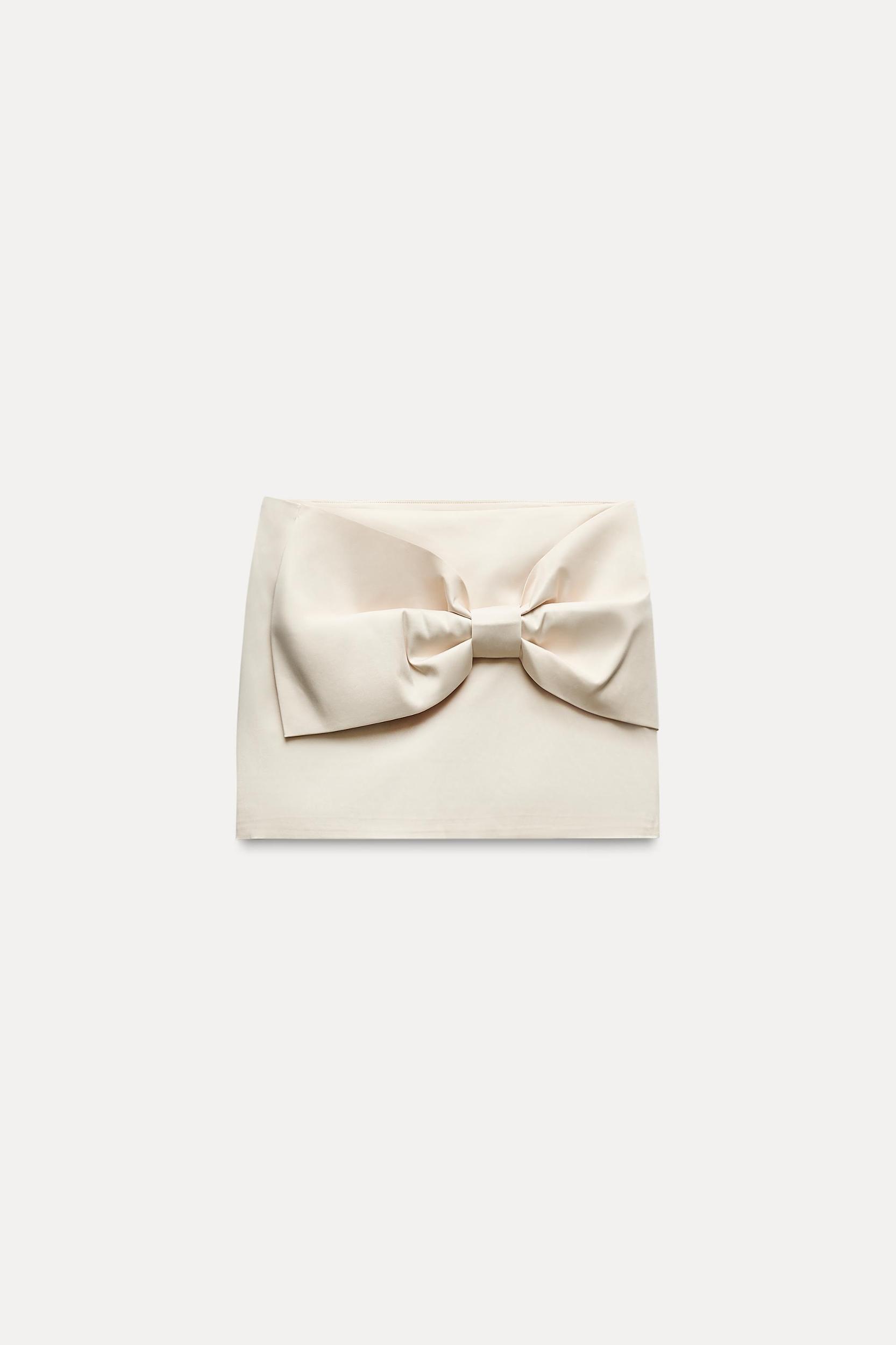 U Plunge Backless Strapless Bra Product Image