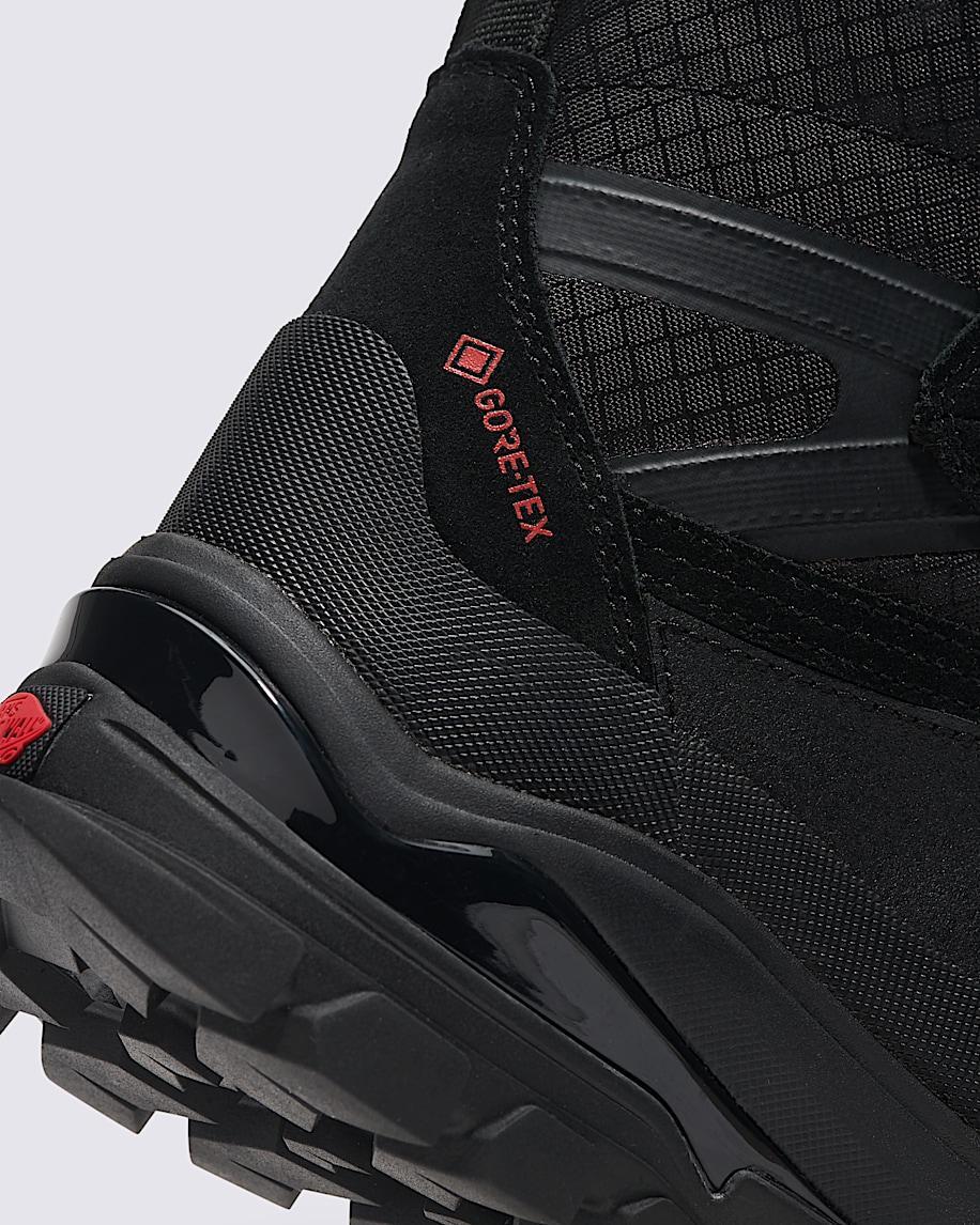 MTE Snow-Kicker GORE-TEX Boot in Black| Vans US Product Image