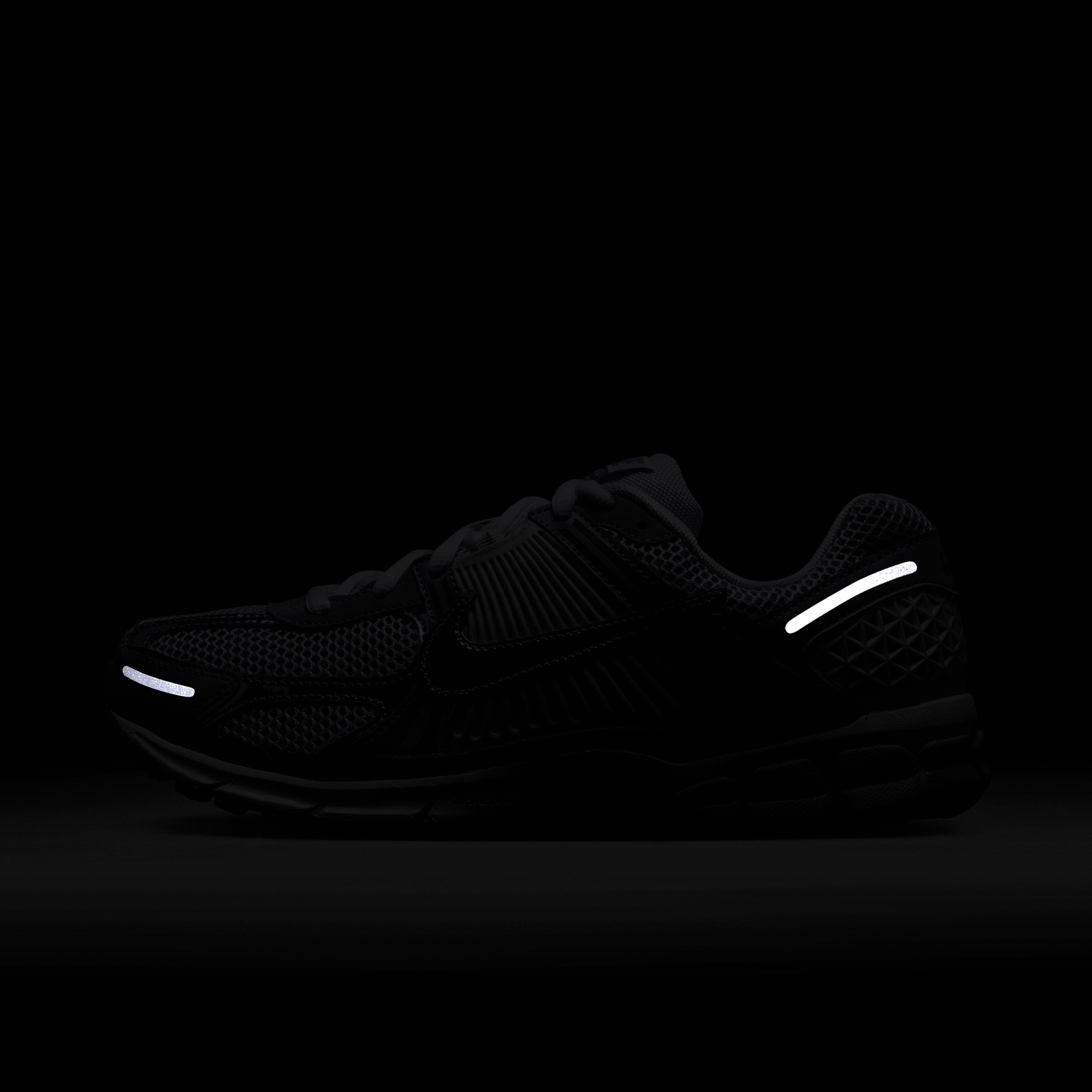 Nike Men's Zoom Vomero 5 Shoes Product Image