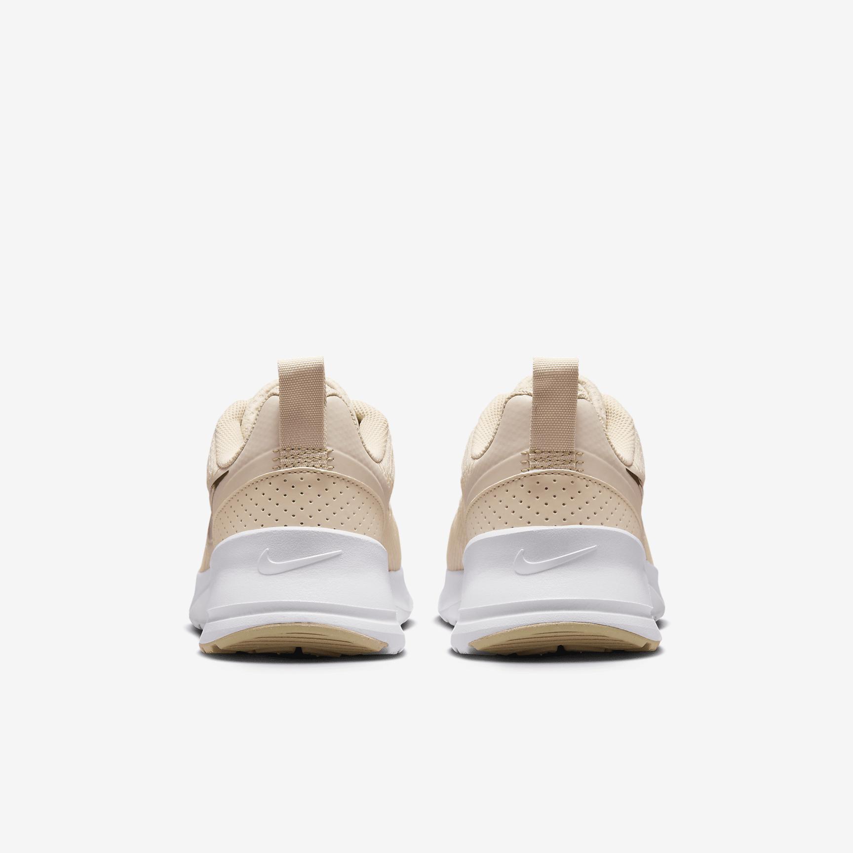 Nike Air Max Nuaxis Women's Shoes Product Image