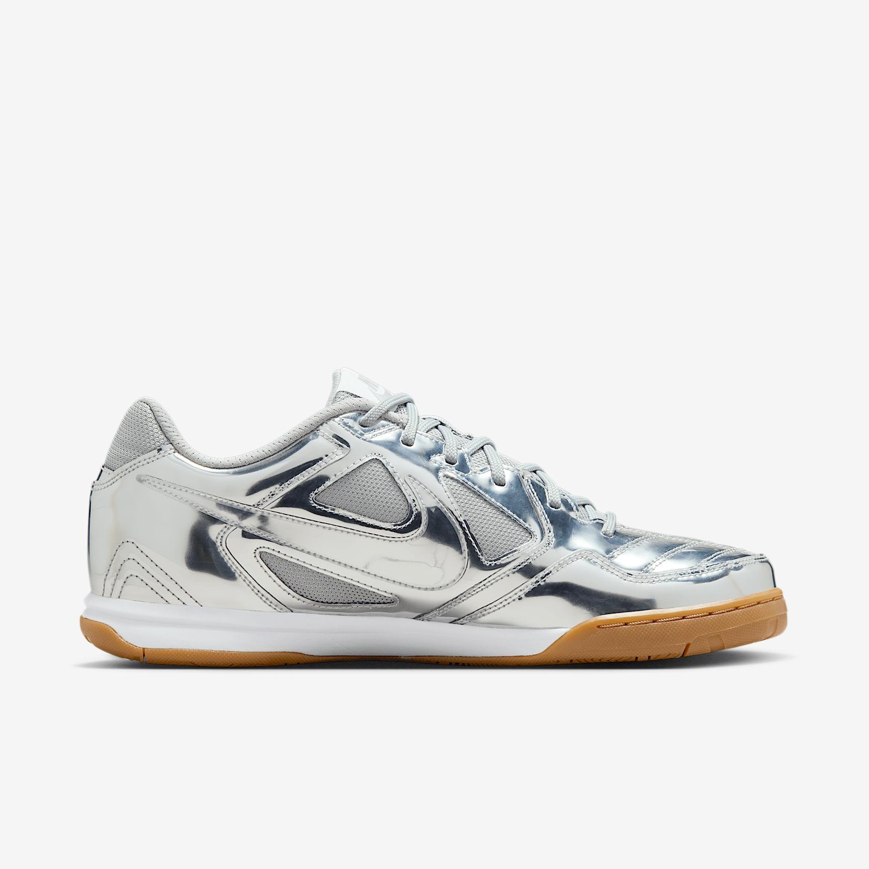 Nike Men's Gato LV8 Shoes Product Image