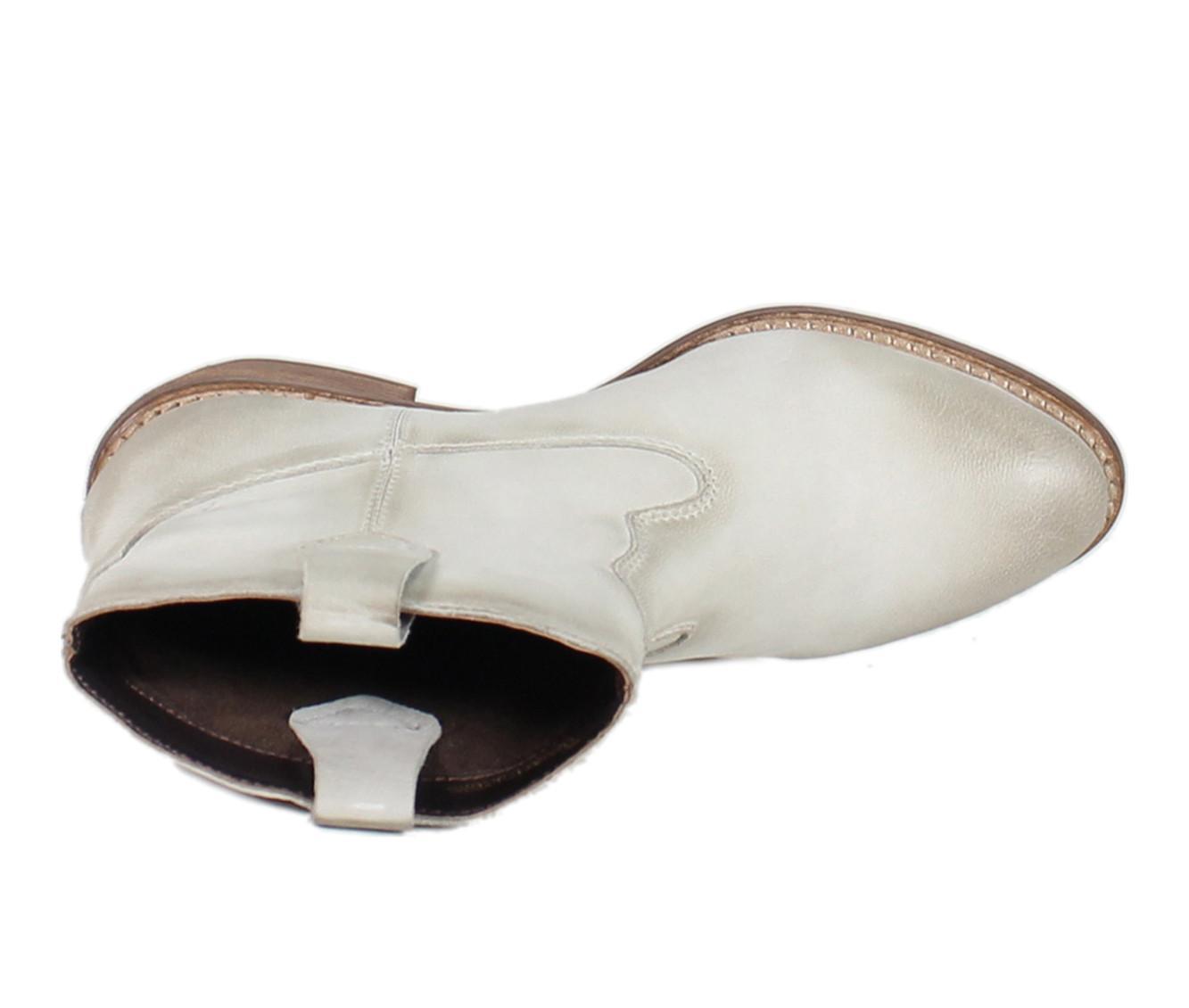 Women's DIBA TRUE Outta Town Western Boots Product Image