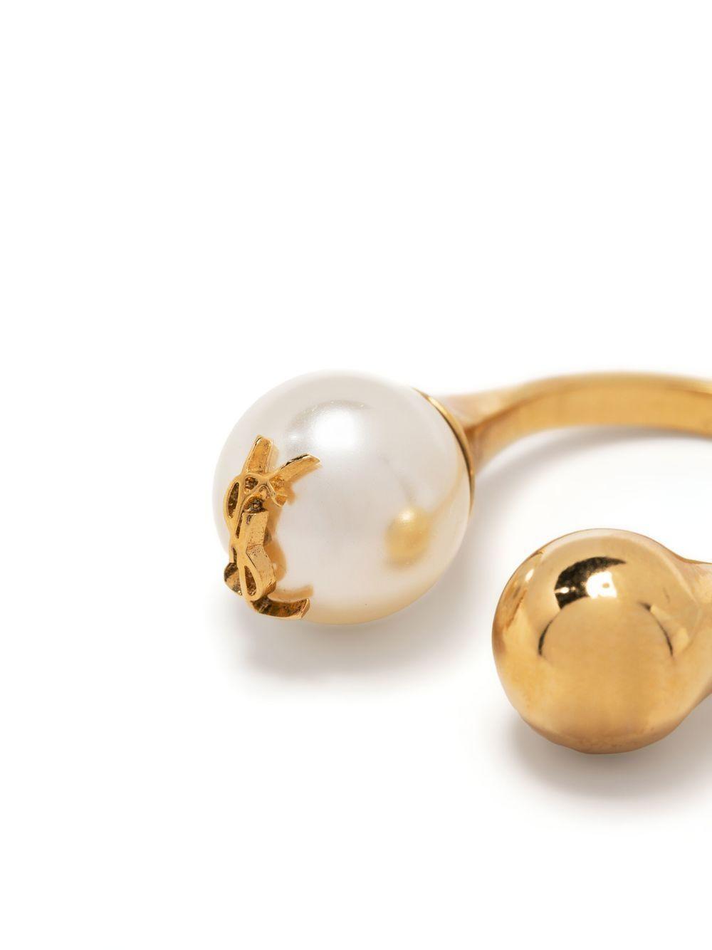 Cassandre pearl ball ring Product Image