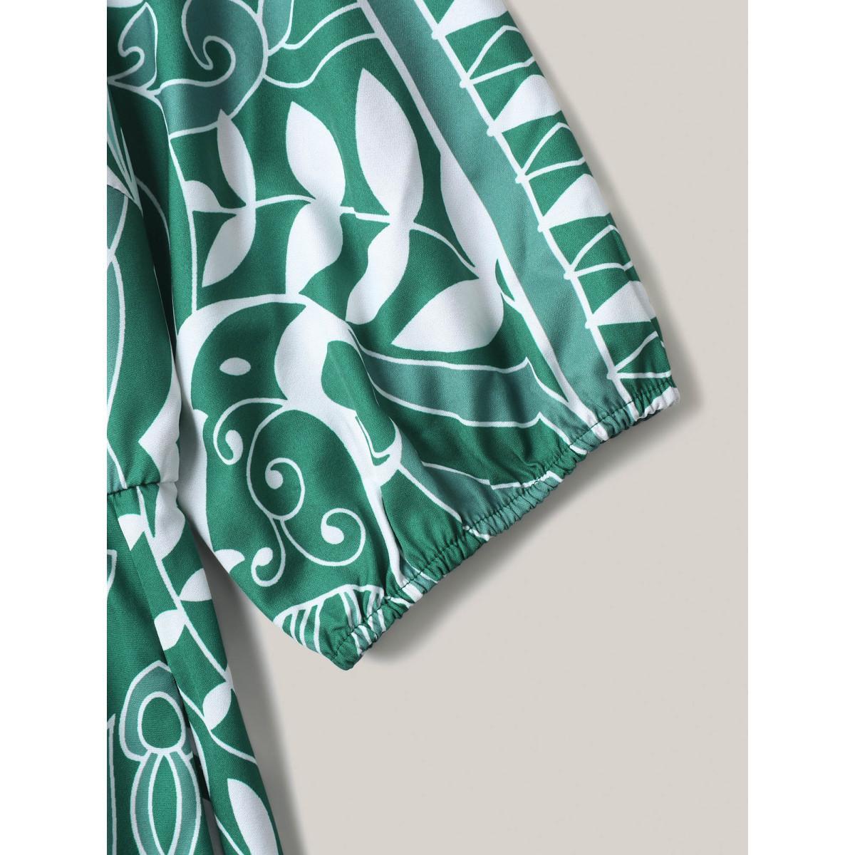 Plus Size Leafy Print Puff Sleeve Pockets Midi Dress Emerald Women Heart neckline Elbow-length sleeve Curvy BloomChic 26/4X Product Image