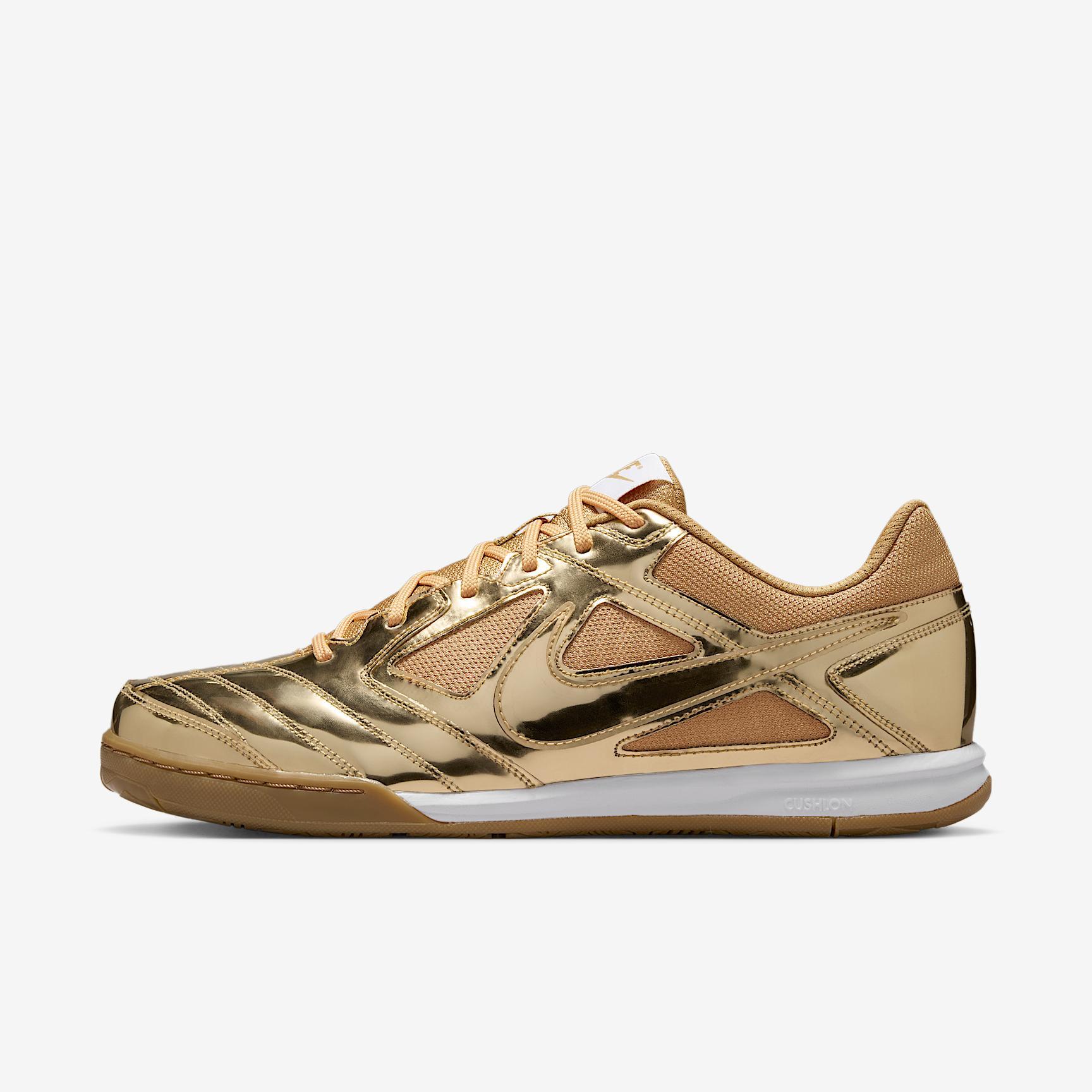 Nike Men's Gato LV8 Shoes Product Image