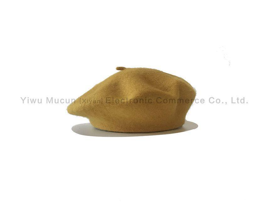 Knit Beret Product Image
