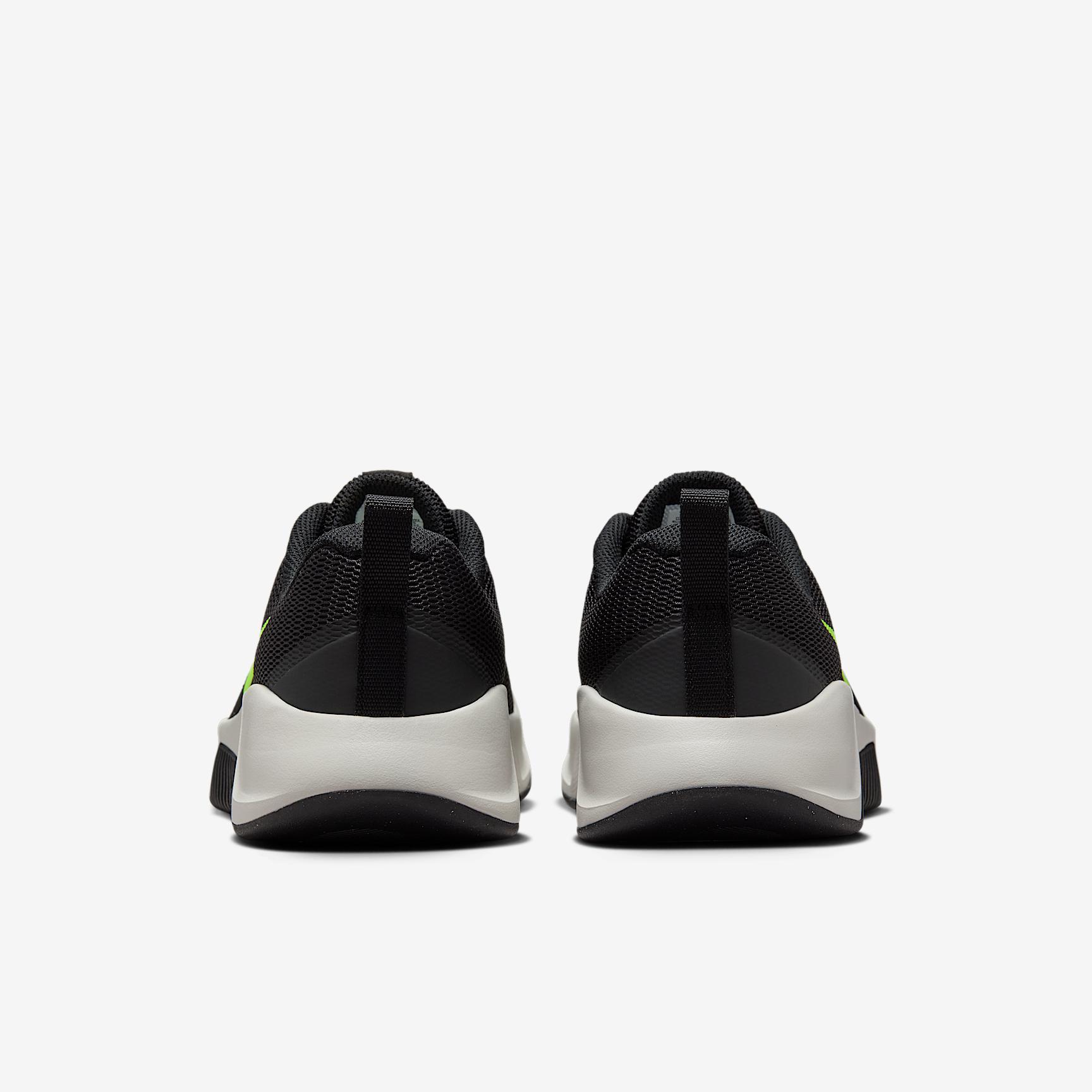 Nike Men's MC Trainer 3 Workout Shoes Product Image
