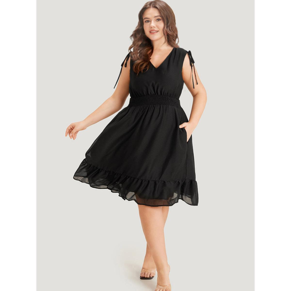 Plus Size Plain Shirred V Neck Pocket Drawstring Sleeveless Dress Black Women Elegant Texture V-neck Sleeveless Curvy Midi Dress BloomChic 22-24/3X Product Image