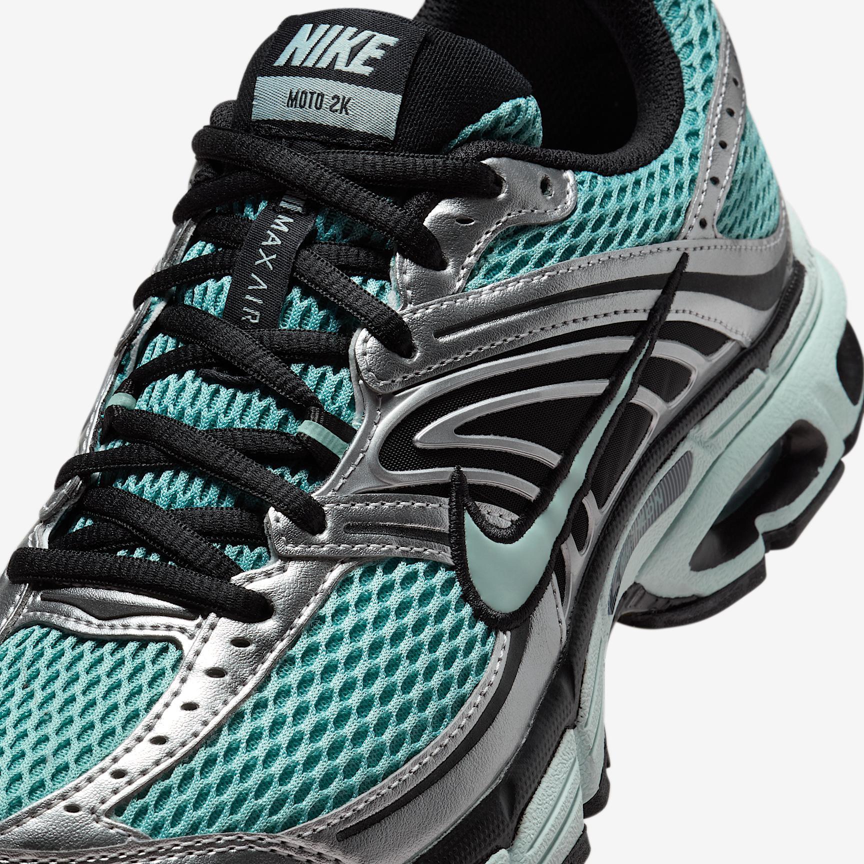 Nike Women's Air Max Moto 2K Shoes Product Image