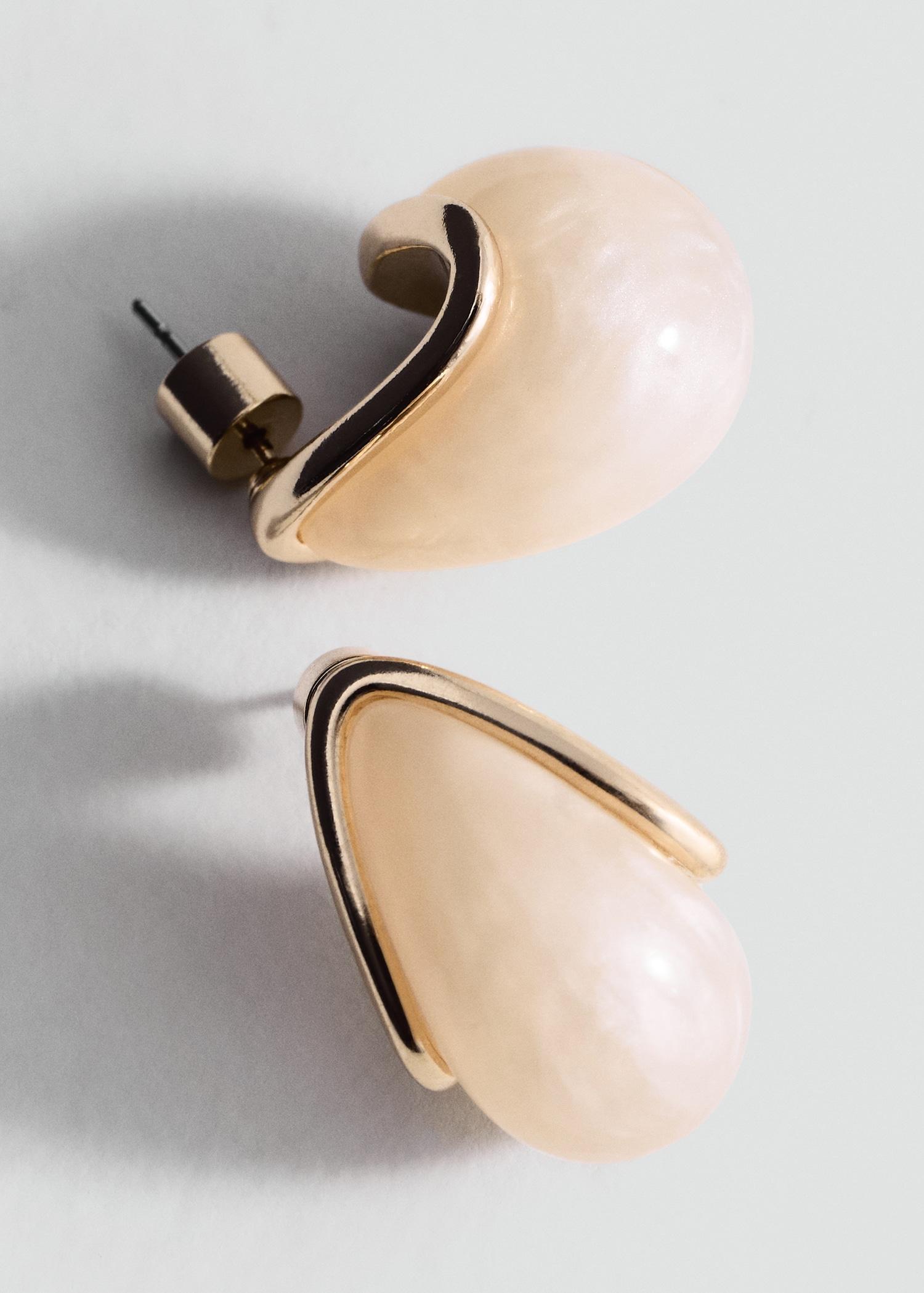 Resin drop earrings - Women | MANGO USA Product Image