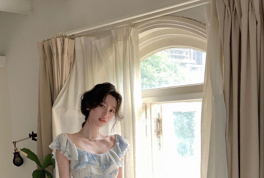Ruffle Strap Square-Neck Floral Print Ruffled Midi Mermaid Dress Product Image