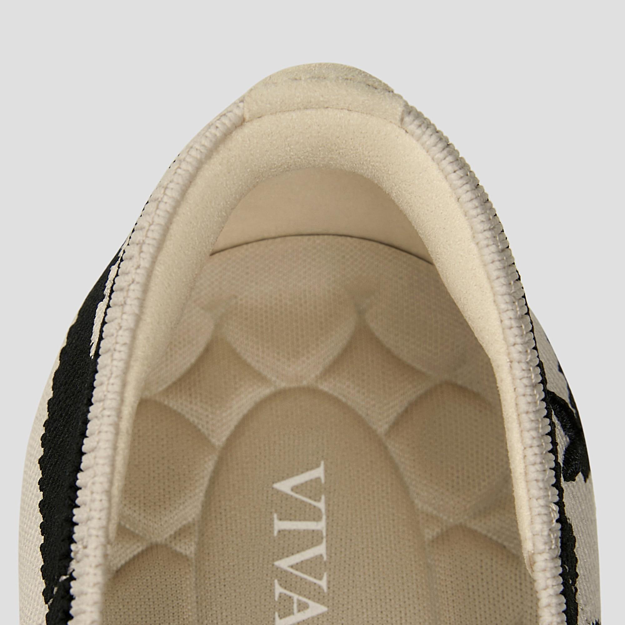 Lightweight Pointed-Ballet Flats (Aria Walker) Product Image