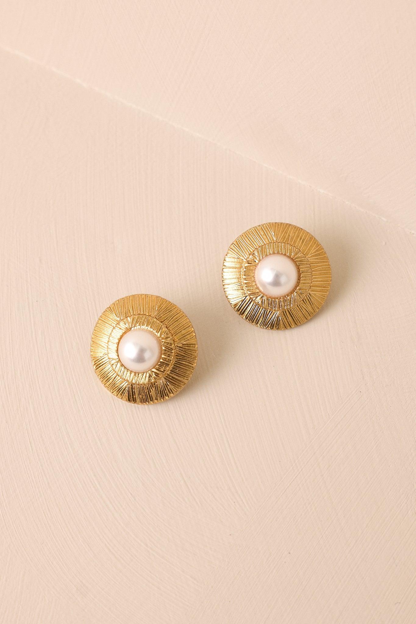 Bright Future Gold & Ivory Pearl Textured Earrings Product Image