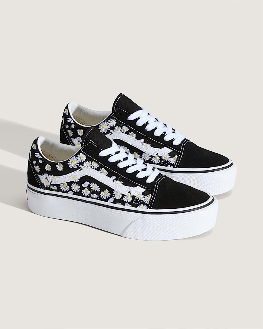Old Skool Platform Shoe in Black / White| Vans US Product Image