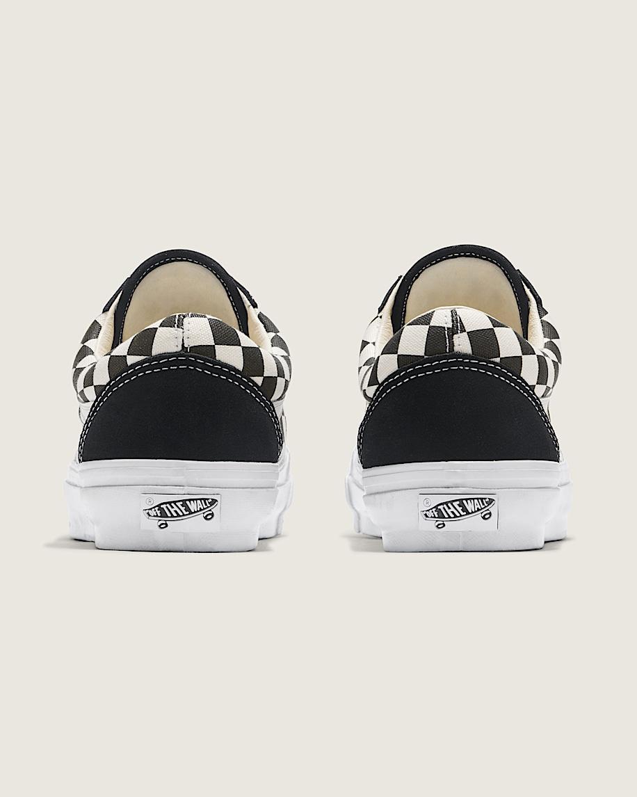 Premium Old Skool Shoe in Black / White| Vans US Product Image