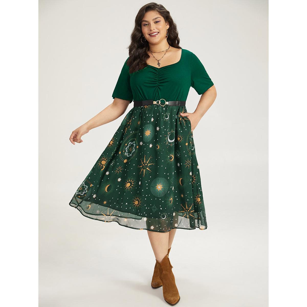Plus Size Halloween Moon & Star Print Ruched Patchwork Dress DarkGreen Women Elegant Gathered Square Neck Short sleeve Curvy Midi Dress BloomChic 28/5X Product Image