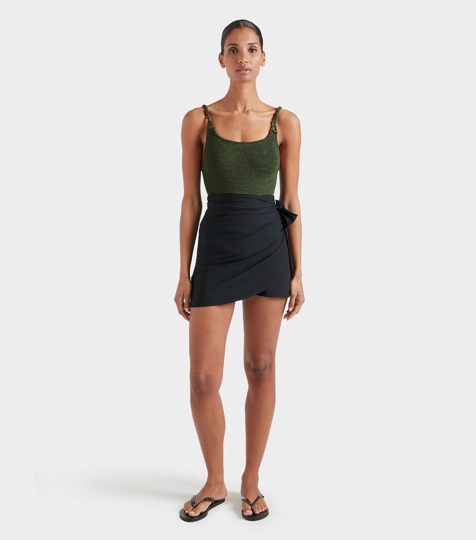 Short UPF 50+ Sarong - Black Product Image
