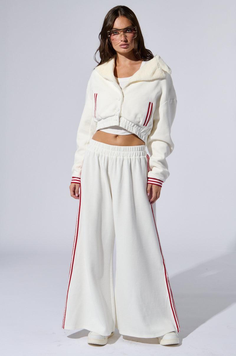 LULA WAFFLE KNIT SPORTY PANTS IN WHITE Product Image