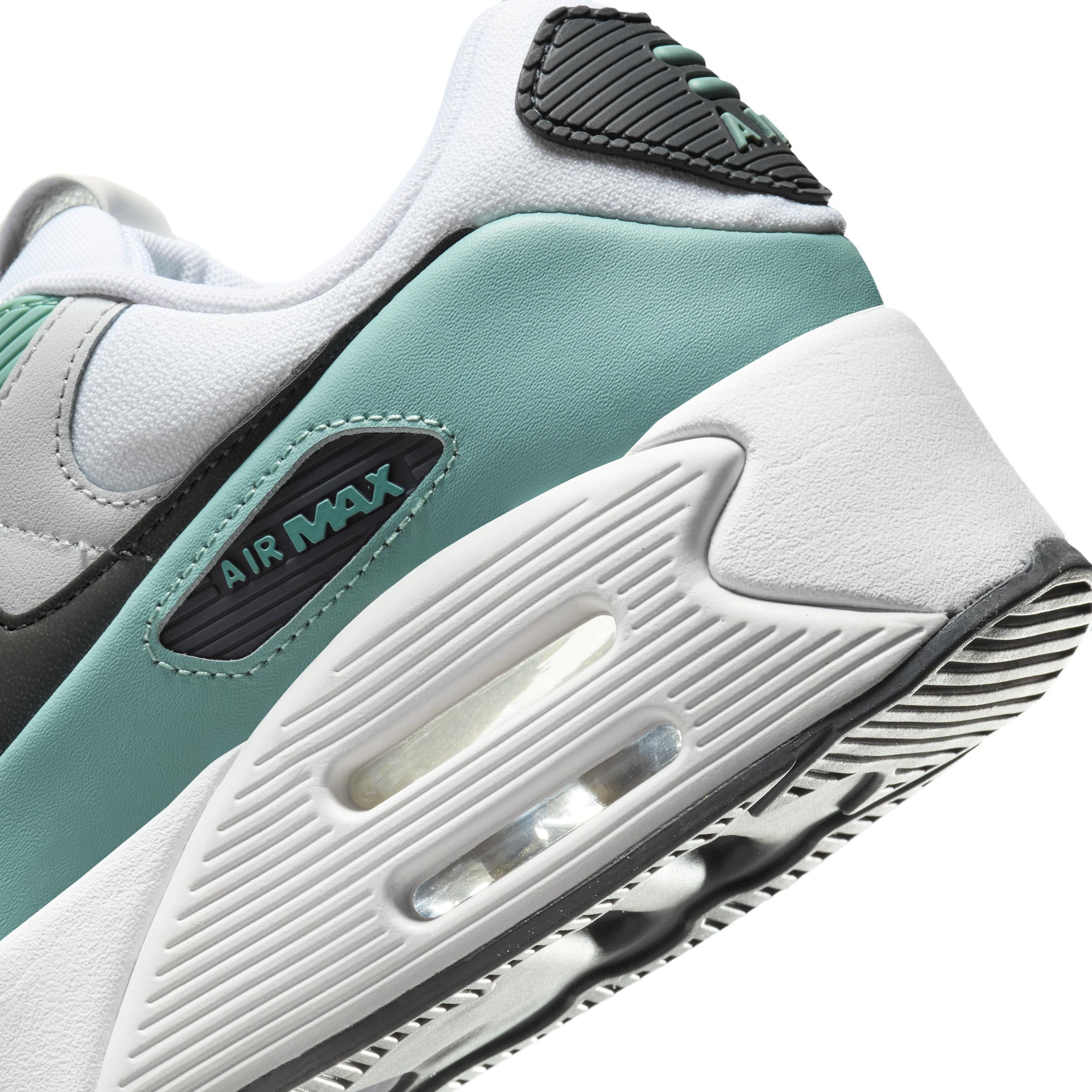 Nike Women's Air Max 90 LV Shoes Product Image