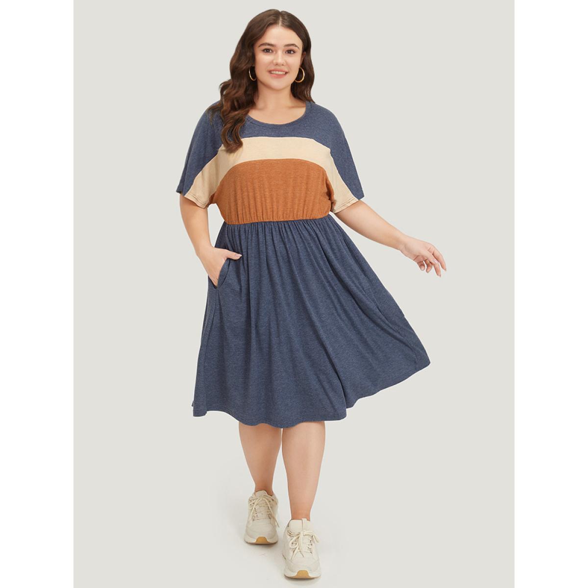 Plus Size Supersoft Essentials Contrast Pocket Gathered Elastic Waist Dress DarkBlue Women Casual Plain Round Neck Short sleeve Curvy Midi Dress BloomChic 26/4X Product Image