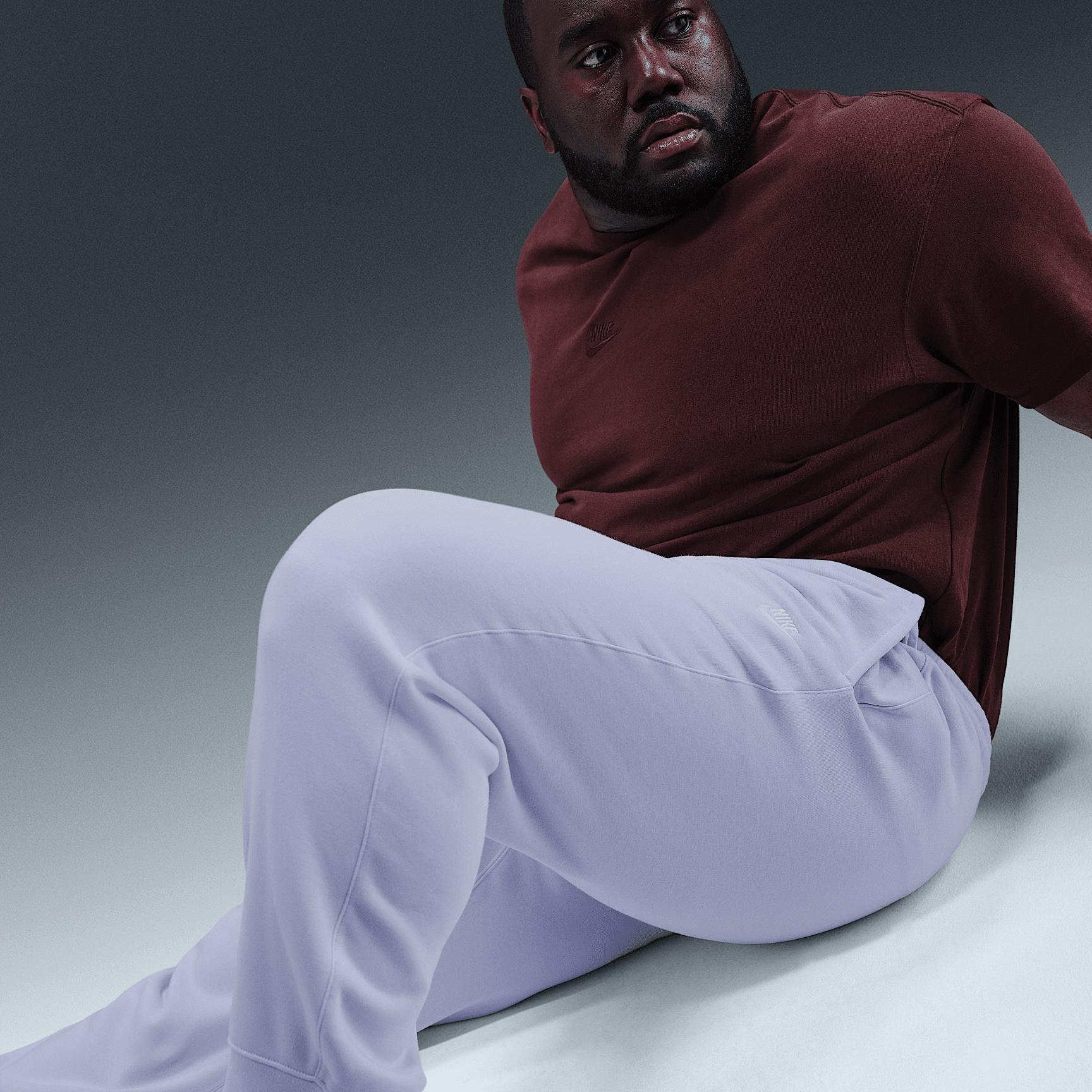 Nike Men's Club Jogger Pants Product Image