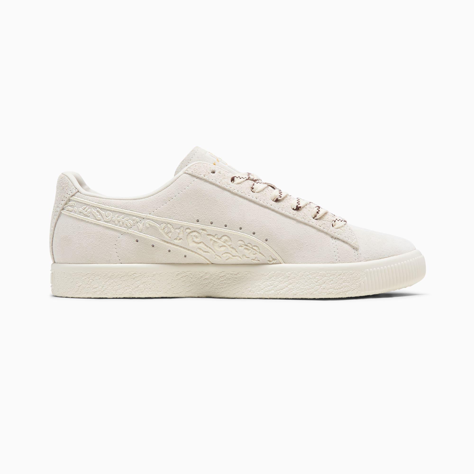 We Are Legends Renaissance Clyde Men's Sneakers Product Image
