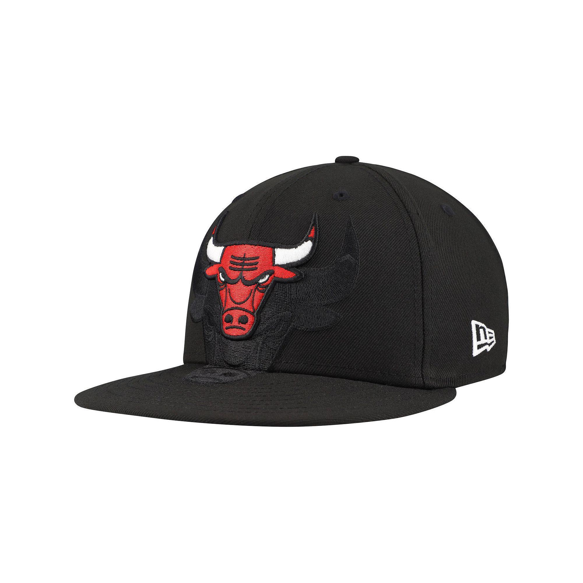 Men's New Era Black Chicago Bulls Blackout Shadow Logo 59FIFTY Fitted Hat, Size: 7 3/4 Product Image