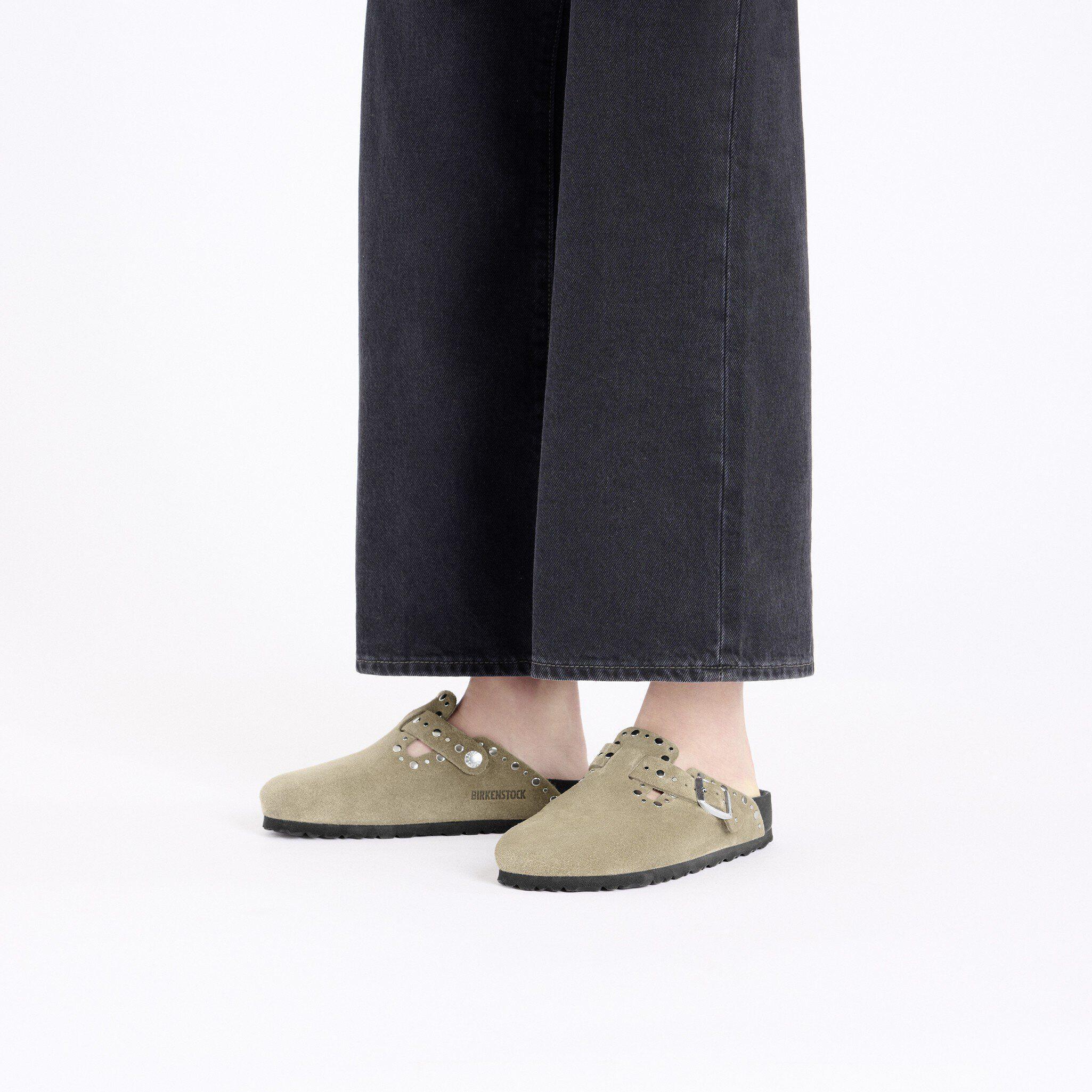 Boston Rivet Suede Leather Product Image