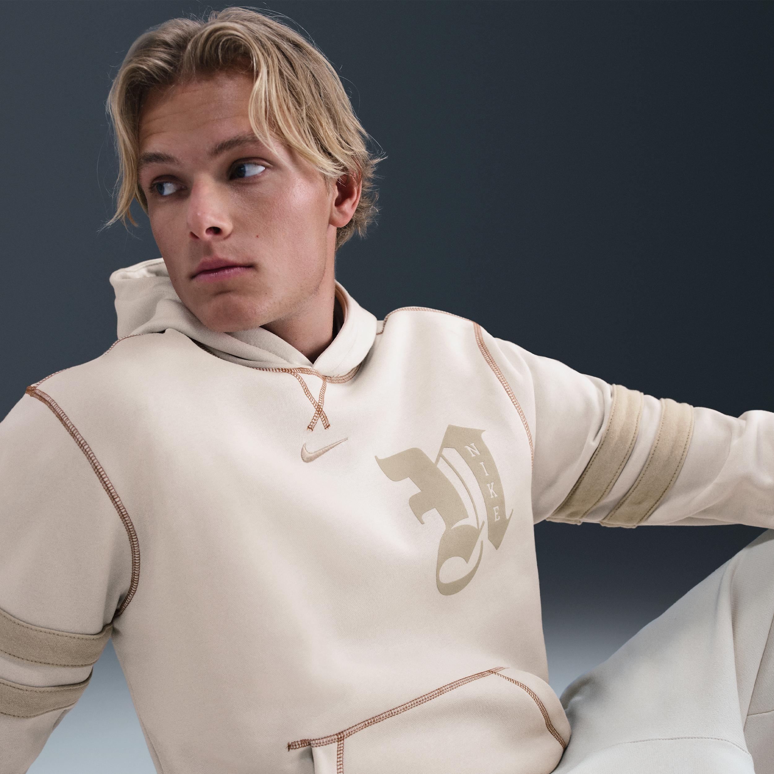Nike Club Men's Fleece Pullover Hoodie Product Image