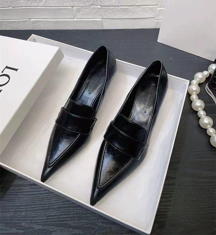 Kitten Heel Pointed Toe Plain Faux Leather Loafers Product Image