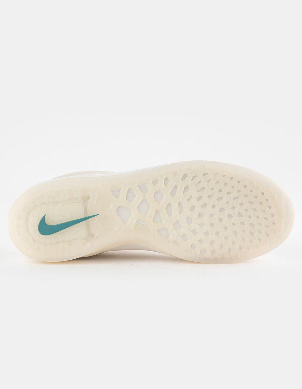 NIKE SB Zoom Nyjah 3 Premium Skate Shoes - LIGHT TAN Product Image