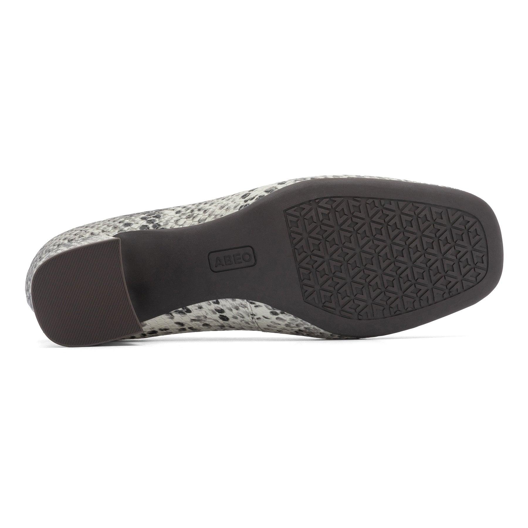 Avenue Pump Metatarsal Female Product Image