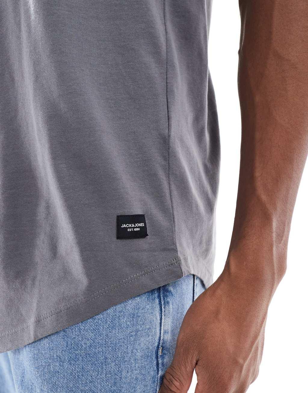 Jack & Jones Essentials longline T-shirt with curve hem in gray Product Image