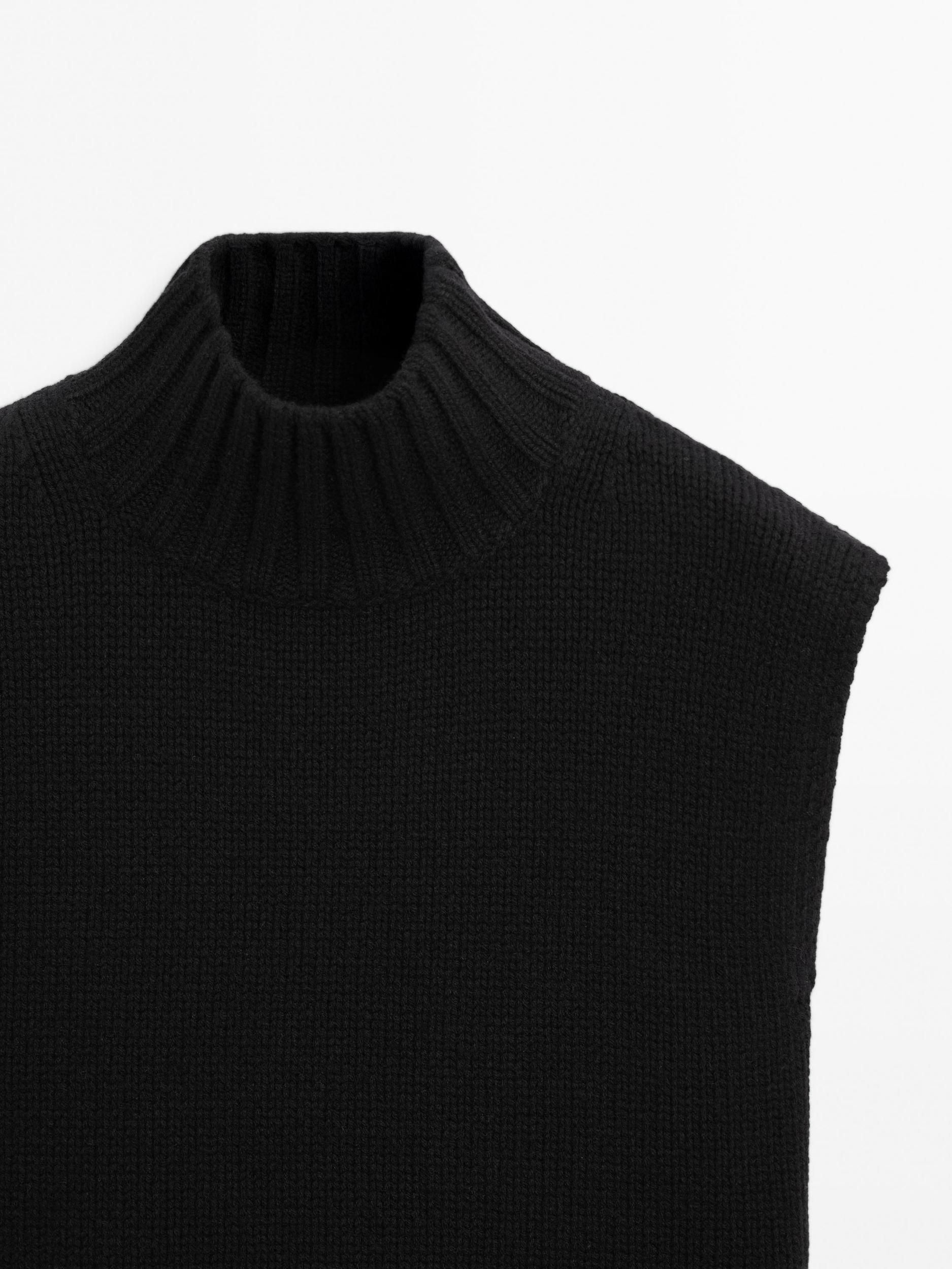 High neck knit vest Product Image