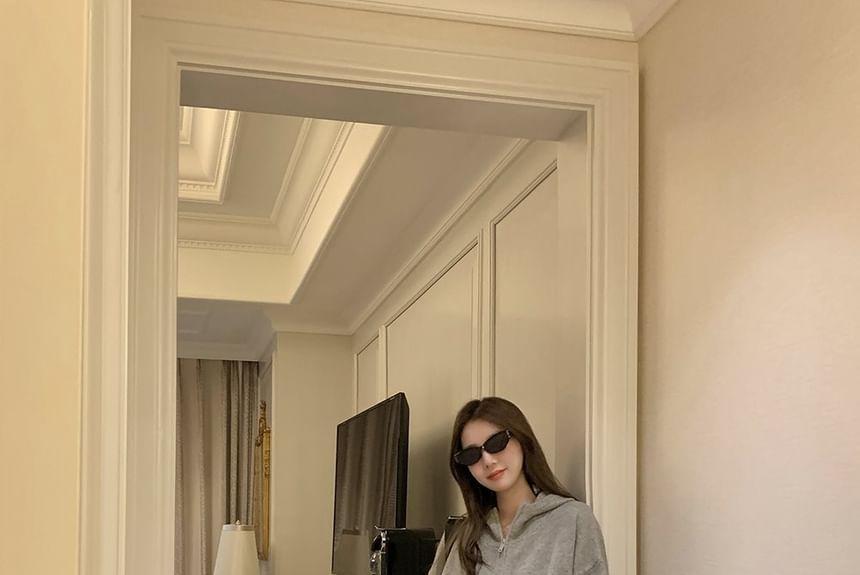 Hooded Plain Zip-Up Jacket / Hot Pants Product Image