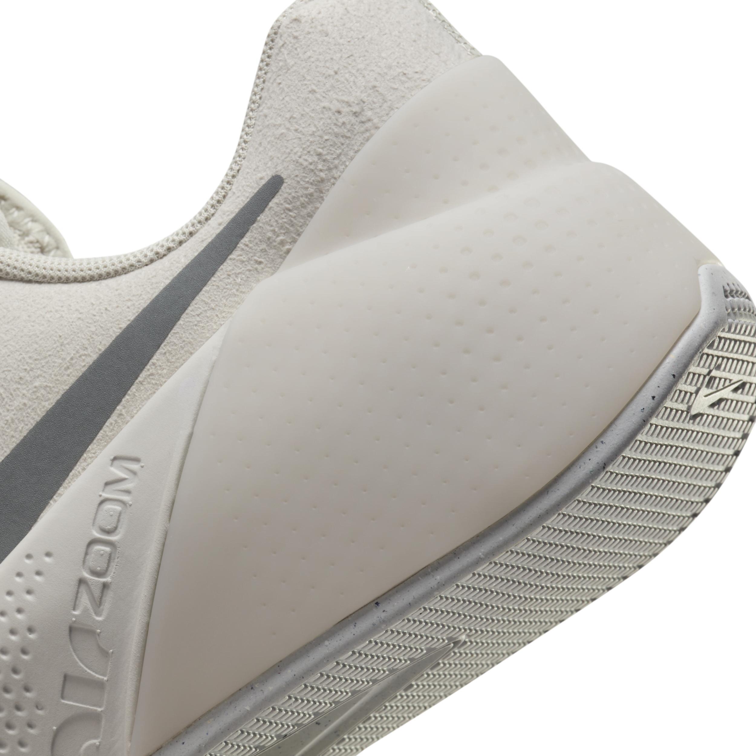 Nike Air Zoom TR 1 sneakers in gray Product Image