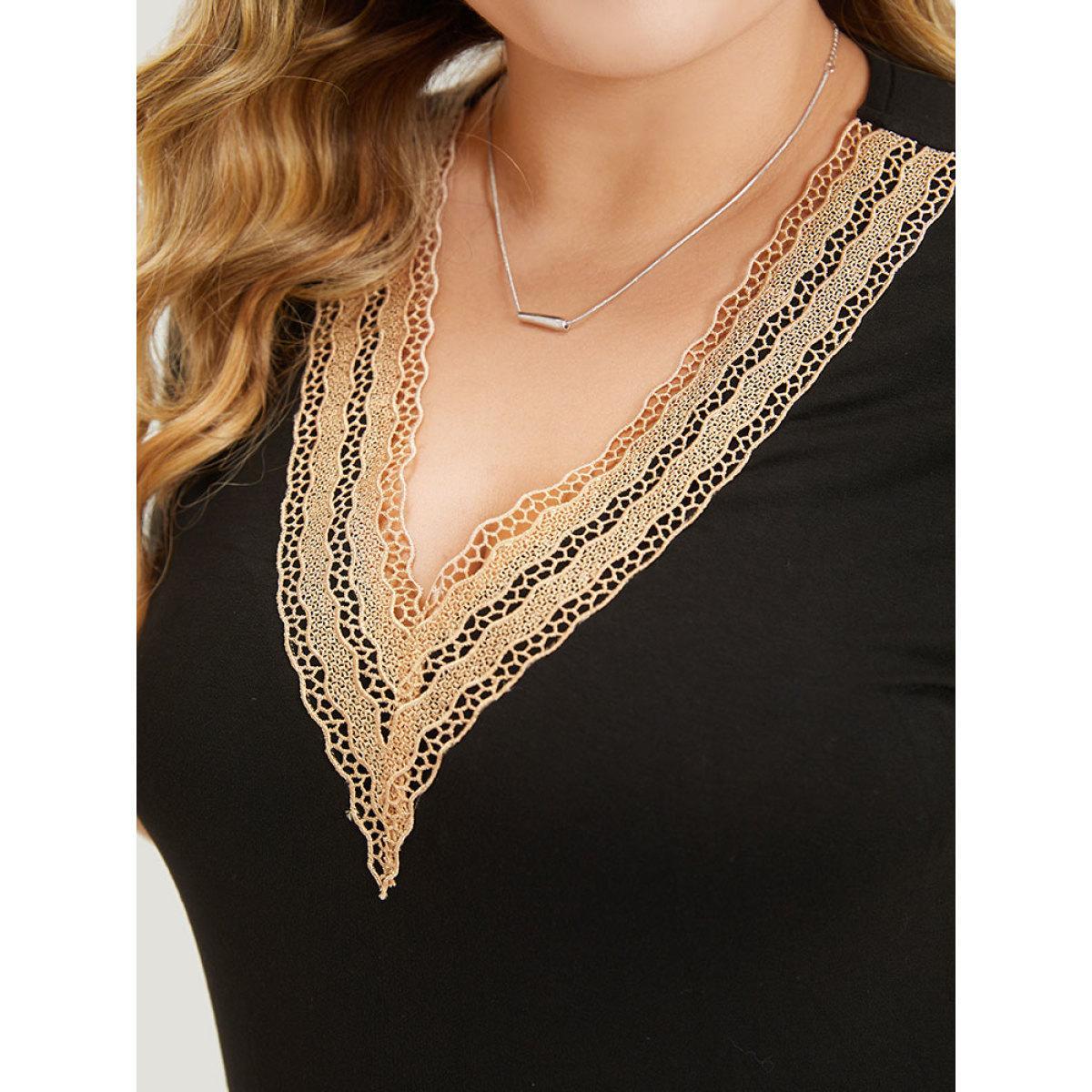 Plus Size Contrast Lace Patchwork V Neck Bodysuit Women Black Plain Lace Bodysuits BloomChic 26/4X Product Image