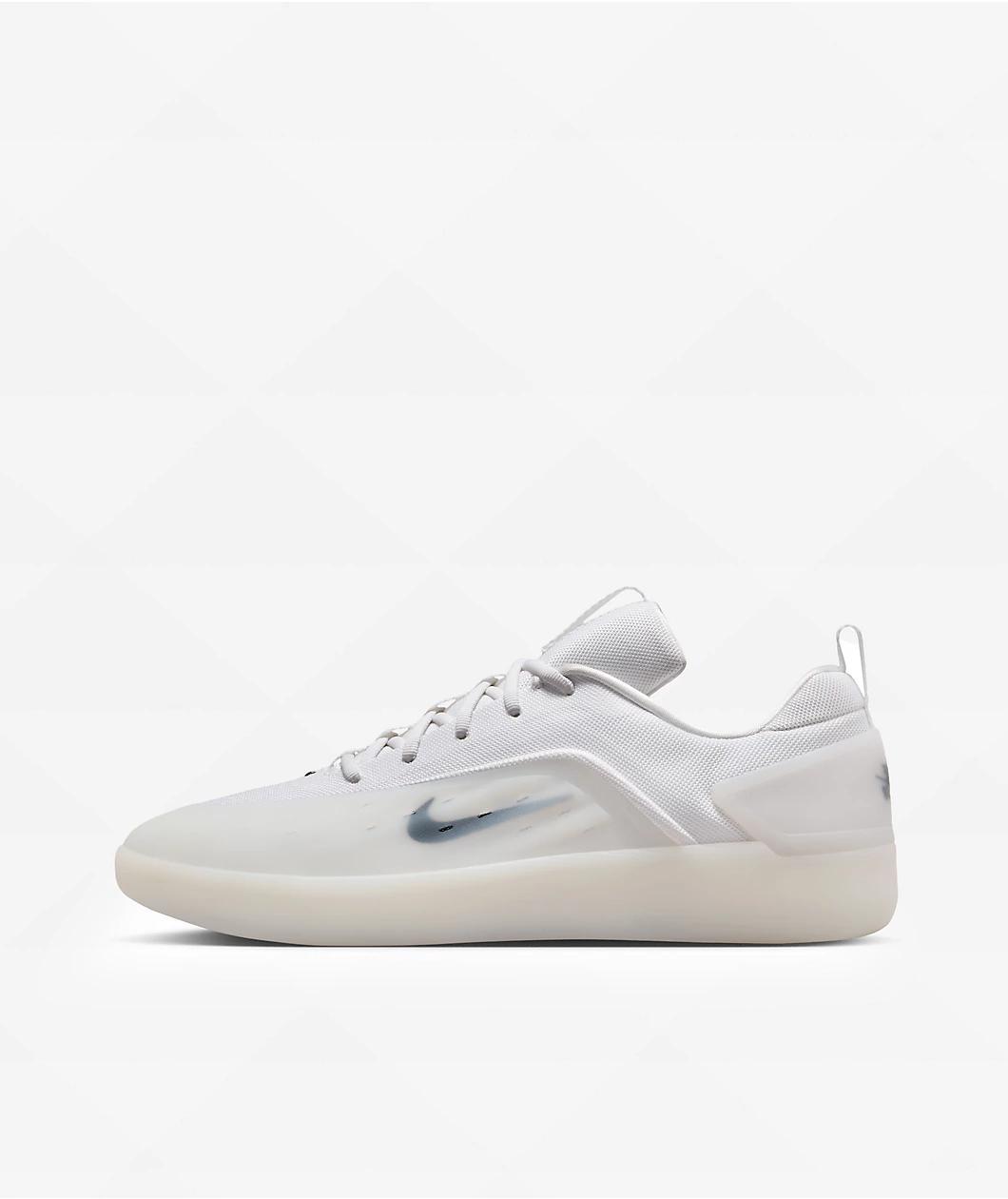 Nike SB Zoom Nyjah 4 White & Black Skate Shoes Product Image